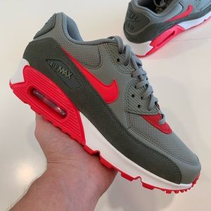 WOMEN'S NIKE AIR MAX 90 RARE COLOR 7.5 SIREN RED